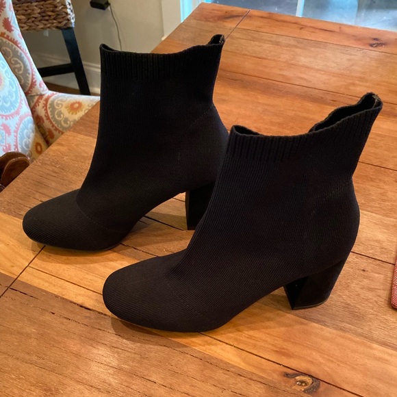 MIA sock booties - size 8 - Picture 2 of 4